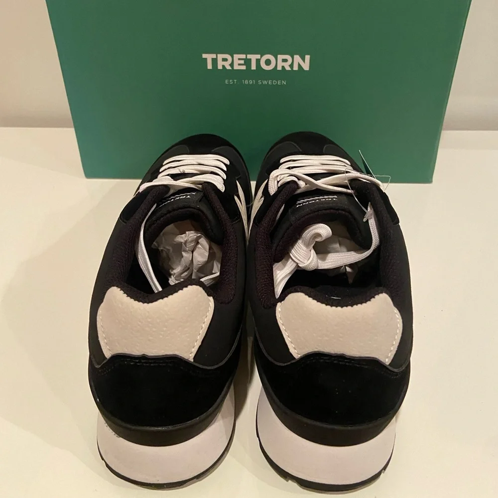 NIB Tretorn Mens Jeremy Black/ White Size 10M